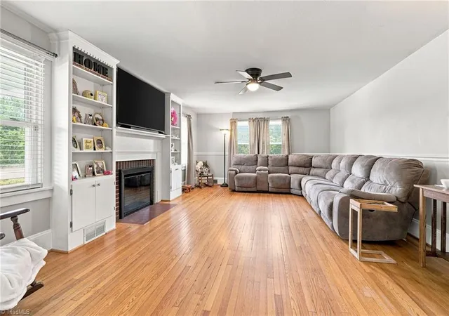Photo 4 of Single family home for sale at 907 Sparta Rd, North Wilkesboro, NC 28659 | MLS# 1230877 | Listing updated on 2026-08-15