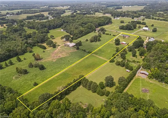Photo 3 of Sale Pending at 294 Clayton Dr, Mocksville, NC 27028 | MLS# 1233898 | Listing updated on 2026-09-01
