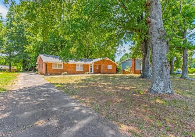 Photo 2 of Single family home for sale at 2776 Reynolds Park Rd, Winston Salem, NC 27107 | MLS# 1227888 | Listing updated on 2026-09-22