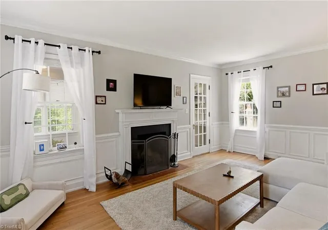 Photo 3 of Single family home for sale at 2209 W Friendly Ave, Greensboro, NC 27403 | MLS# 1227381 | Listing updated on 2026-09-13