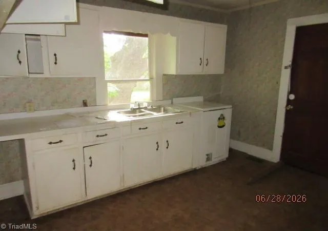 Photo 4 of Single family home for sale at 2718 Darden Rd, Greensboro, NC 27407 | MLS# 1226320 | Listing updated on 2026-09-18