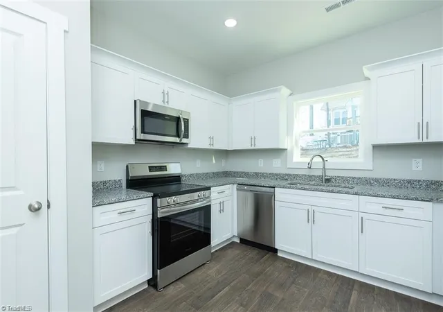 Photo 3 of Single family home for sale at 559 Pinnix Rd, Burlington, NC 27217 | MLS# 1217323 | Listing updated on 2026-09-17