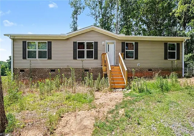 2nd image of 380 Avenue J, Lexington, NC 27292 | MLS# 1230123