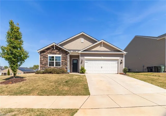 Photo 2 of Single family home for sale at 3222 Highlander Point, Greensboro, NC 27405 | MLS# 1215763 | Listing updated on 2026-07-29