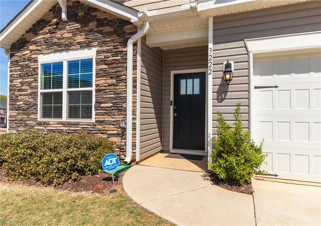 Photo 4 of Single family home for sale at 3222 Highlander Point, Greensboro, NC 27405 | MLS# 1215763 | Listing updated on 2026-07-29