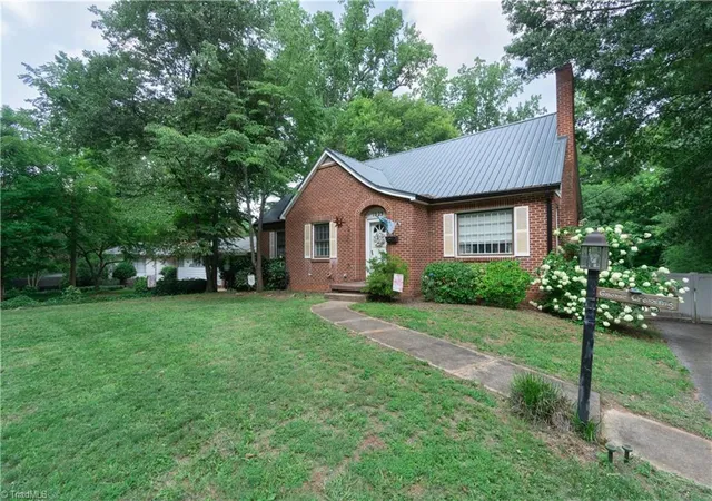 Photo 2 of Single family home for sale at 1023 Kearns Ave, Winston Salem, NC 27106 | MLS# 1229118 | Listing updated on 2026-08-07
