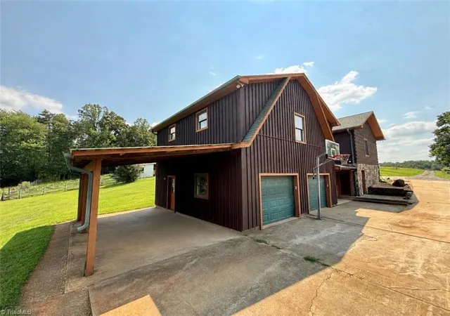 2nd image of 300 Tom Hunter Rd, Pilot Mountain, NC 27041 | MLS# 1229788