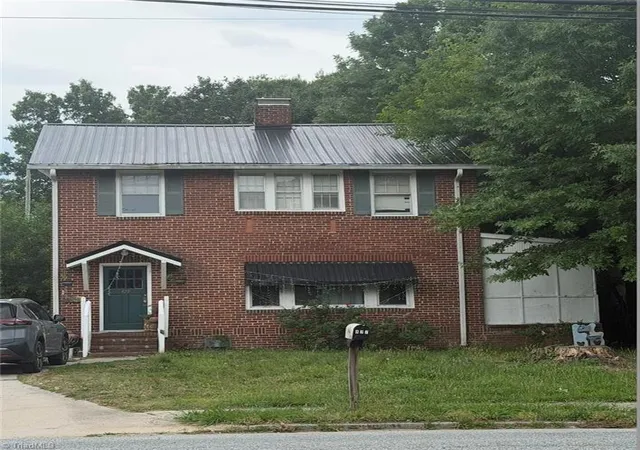 Photo 1 of Single family home for sale at 427 W Lexington Ave, High Point, NC 27262 | MLS# 1223781 | Listing updated on 2026-08-05