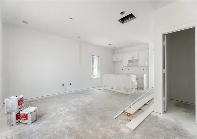4th image of 4946 Wilkes Dr, Winston Salem, NC 27106 | MLS# 1222900