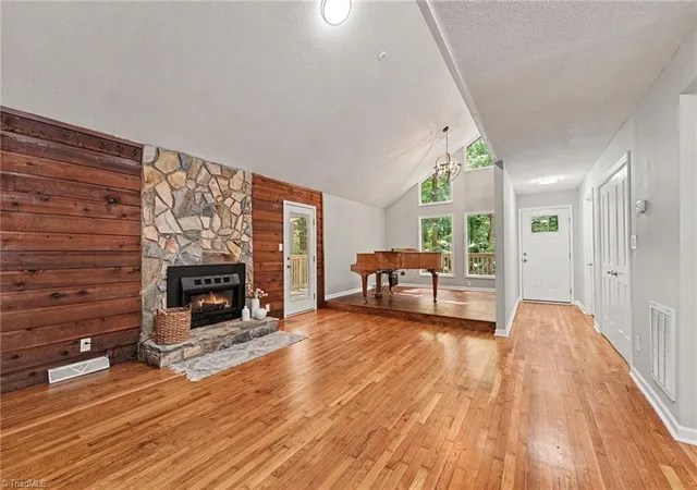 4th image of 3054 Ridgemeadow Dr, Winston Salem, NC 27127 | MLS# 1231658