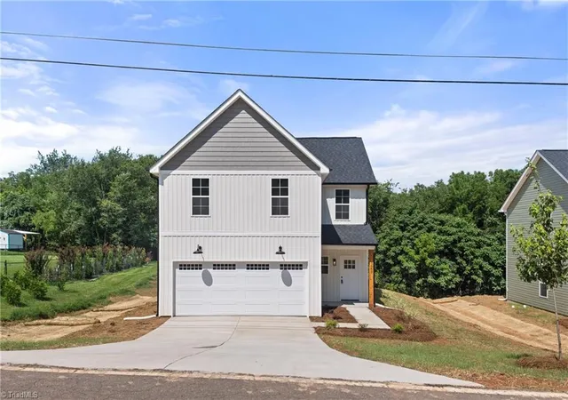 3rd image of 1667 Ralee Dr, Winston Salem, NC 27127 | MLS# 1230241