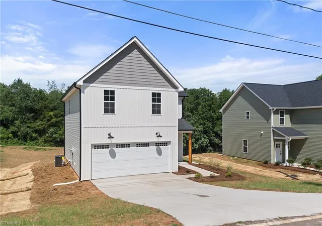 4th image of 1667 Ralee Dr, Winston Salem, NC 27127 | MLS# 1230241