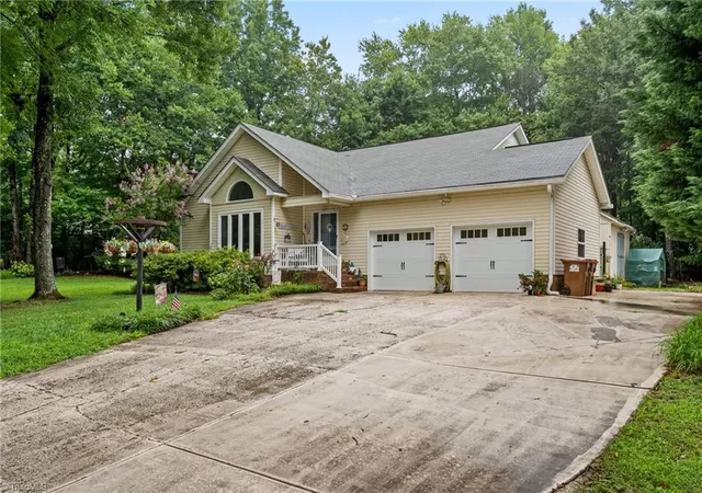 Photo 3 of Sale Pending at 127 Woodtree Ln, Winston Salem, NC 27107 | MLS# 1228774 | Listing updated on 2026-08-27