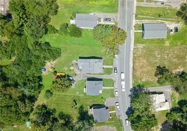 32nd image of 923 South St, Mount Airy, NC 27030 | MLS# 1229152