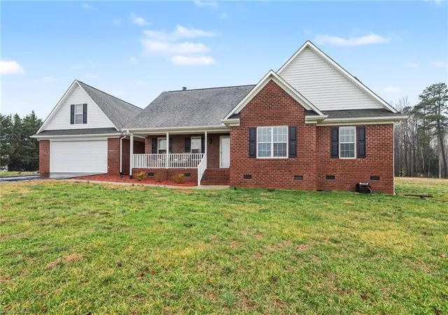 Homes for sale in Asheboro, NC | 5421 Waynick Meadow Rd, Asheboro, NC 27205 | MLS# 1210215