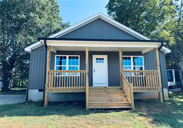 Photo 1 of Single family home for sale at 733 2nd Rainbow St, Lexington, NC 27295 | MLS# 1233504 | Listing updated on 2026-08-27