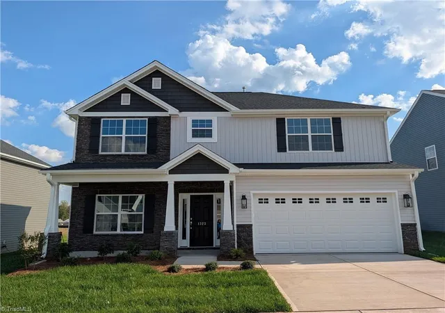 Photo 1 of Single family home for sale at 1323 Dandridge Dr, Kernersville, NC 27284 | MLS# 1239982 | Listing updated on 2026-10-24