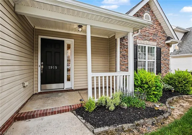 Photo 3 of Single family home for sale at 1915 Longburn Dr, Kernersville, NC 27284 | MLS# 1221933 | Listing updated on 2026-09-10
