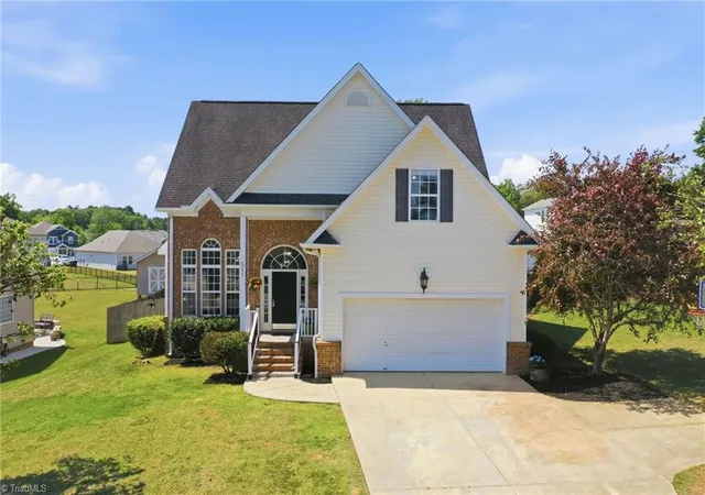 Homes for sale in Graham, NC | 511 Winesap Dr, Graham, NC 27253 | MLS# 1223198