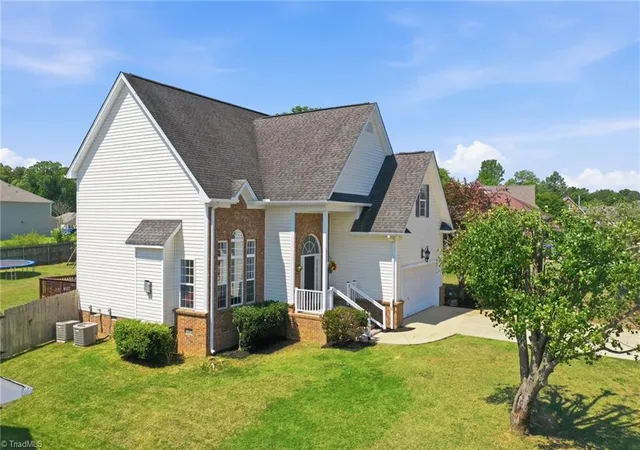 Homes for sale in Graham, NC | 511 Winesap Dr, Graham, NC 27253 | MLS# 1223198