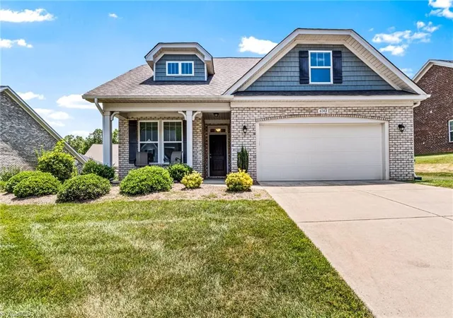 Photo 3 of Sale Pending at 6142 Barrington Oaks Dr, Clemmons, NC 27012 | MLS# 1227612 | Listing updated on 2026-08-12