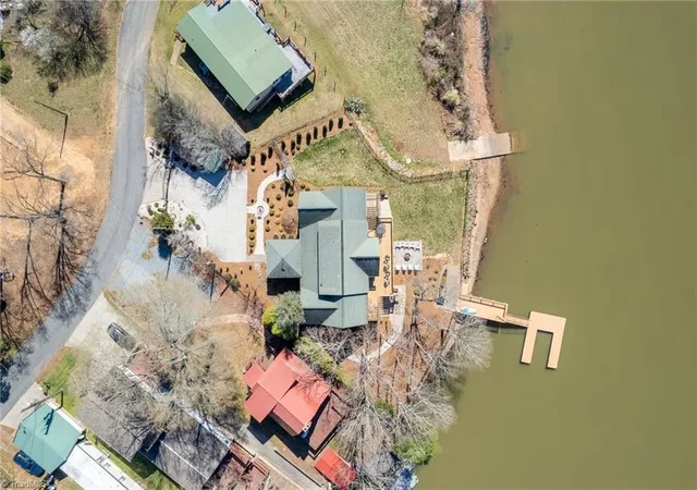 Photo 3 of Sale Pending at 423 N Shore Dr, Lexington, NC 27292 | MLS# 1224556 | Listing updated on 2026-09-04