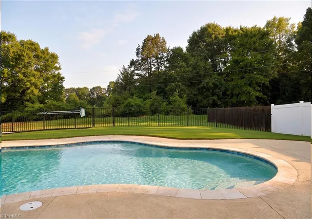 Photo 3 of Single family home for sale at 488 Dorchester St, Clemmons, NC 27012 | MLS# 1228050 | Listing updated on 2026-09-11