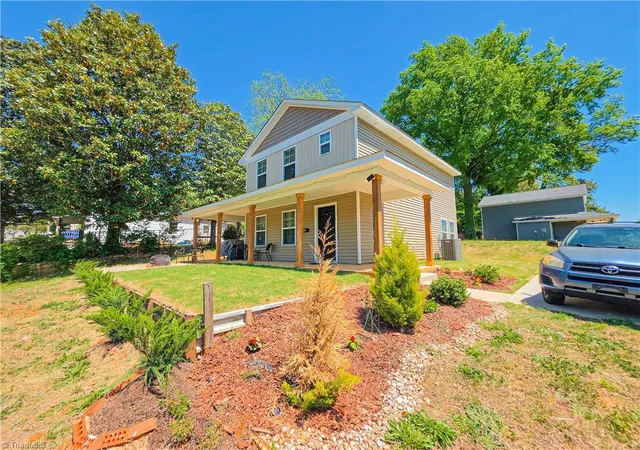 Photo 2 of Single family home for sale at 1011 Thurmond St, Winston Salem, NC 27105 | MLS# 1217183 | Listing updated on 2026-09-01