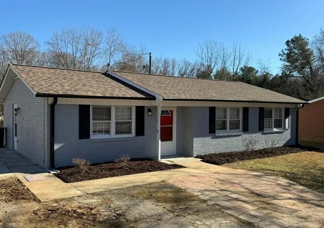 Photo 1 of Single family home for sale at 315 Creekway Ct, Winston Salem, NC 27104 | MLS# 1204820 | Listing updated on 2026-08-11