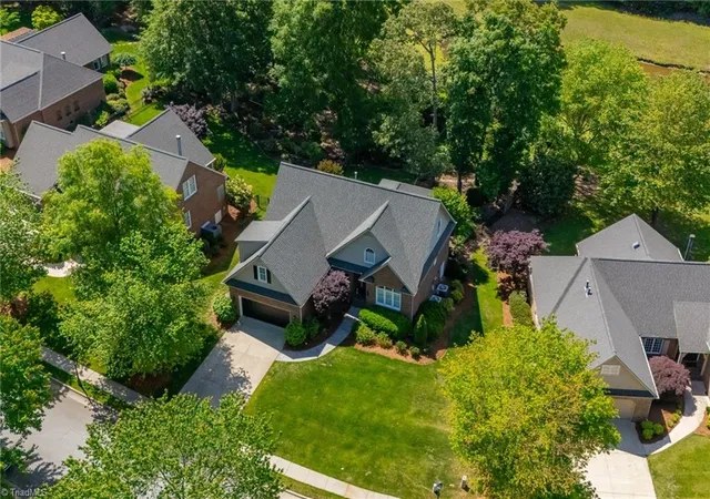 3rd image of 1724 Mirabeau Ct, High Point, NC 27265 | MLS# 1219769