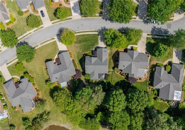 4th image of 1724 Mirabeau Ct, High Point, NC 27265 | MLS# 1219769