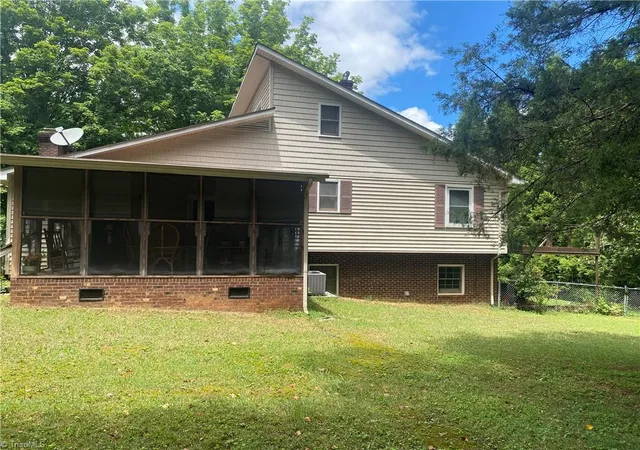 Homes for sale in Randleman, NC | 1104 Windover Rd, Randleman, NC 27317 | MLS# 1225497