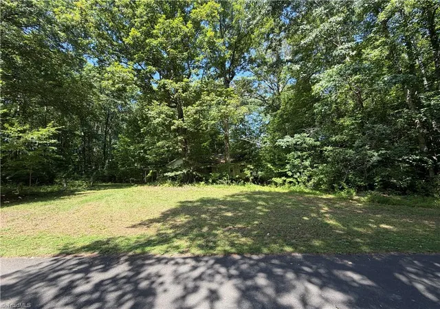 Homes for sale in Pine Hall, NC | 1030 Oak Hill Dr, Pine Hall, NC 27042 | MLS# 1226584
