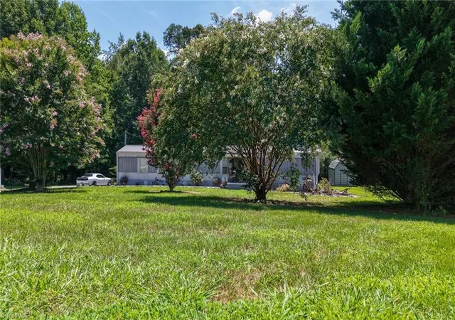 Photo 4 of Manufactured home for sale at 185 Bells Ln, Ronda, NC 28670 | MLS# 1229876 | Listing updated on 2026-08-03