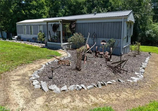 Photo 5 of Manufactured home for sale at 185 Bells Ln, Ronda, NC 28670 | MLS# 1229876 | Listing updated on 2026-08-03