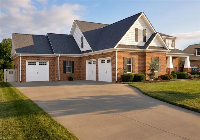 3rd image of 216 Summerlyn Dr, Mocksville, NC 27028 | MLS# 1226311