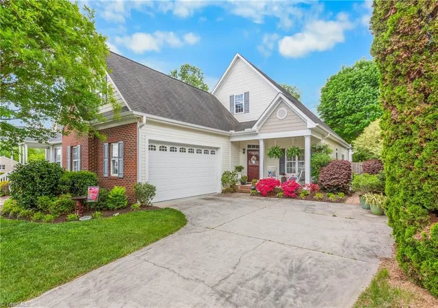 Photo 1 of Single family home for sale at 6604 Springfield Village Ln, Clemmons, NC 27012 | MLS# 1226100 | Listing updated on 2026-09-03
