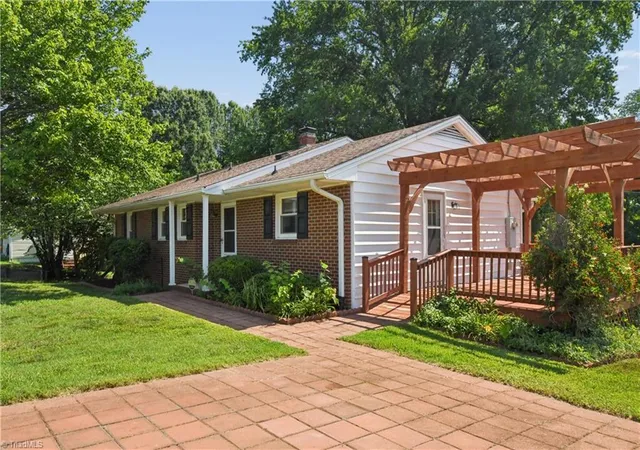 Photo 1 of Single family home for sale at 1011 Duggins St, Kernersville, NC 27284 | MLS# 1227209 | Listing updated on 2026-09-15