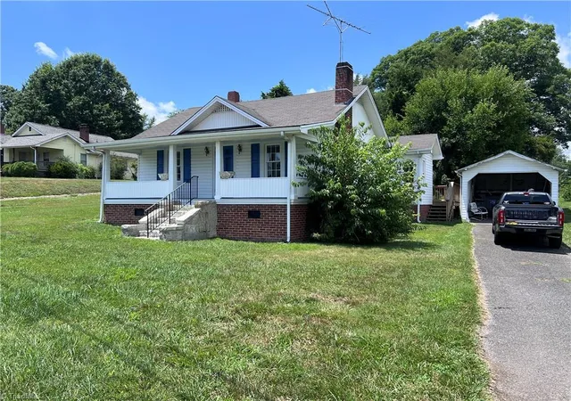 Homes for sale in Mount Airy, NC | 1394 Forrest Dr, Mount Airy, NC 27030 | MLS# 1227090