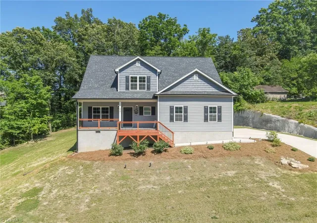 Photo 1 of Single family home for sale at 413 Lakewood Dr, Lexington, NC 27292 | MLS# 1223612 | Listing updated on 2026-08-18
