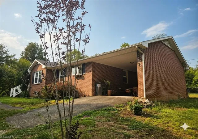Photo 3 of Single family home for sale at 1129 Ziglar Rd, Winston Salem, NC 27105 | MLS# 1222062 | Listing updated on 2026-09-10