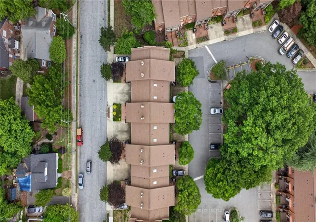 2nd image of 102 Wafco Ln #D, Greensboro, NC 27401 | MLS# 1222409