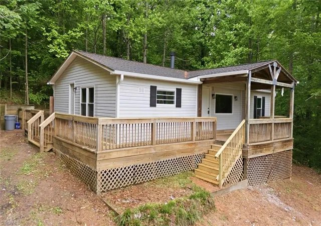 Homes for sale in Walnut Cove, NC | 1402 Good Hope Dr, Walnut Cove, NC 27052 | MLS# 1219565