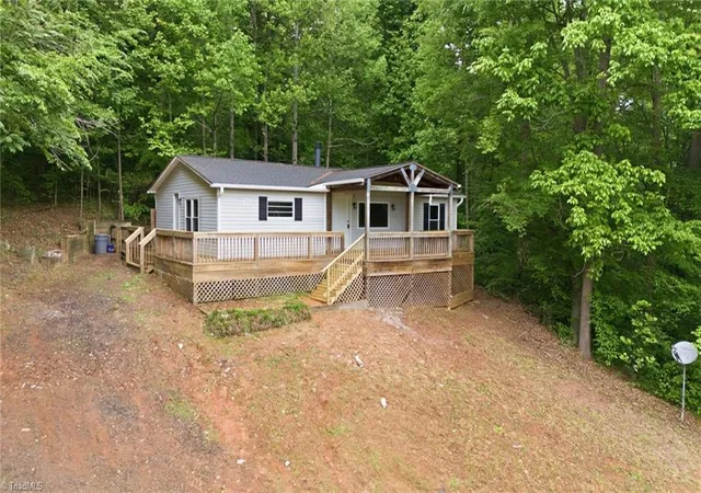 Homes for sale in Walnut Cove, NC | 1402 Good Hope Dr, Walnut Cove, NC 27052 | MLS# 1219565