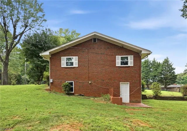 50th image of 3719 Crosland Rd, Winston Salem, NC 27106 | MLS# 1231359