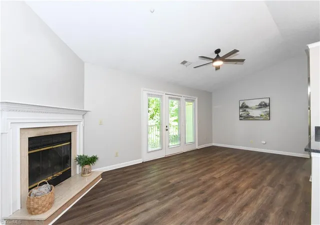 3rd image of 5934 W Friendly Ave #K, Greensboro, NC 27410 | MLS# 1229868