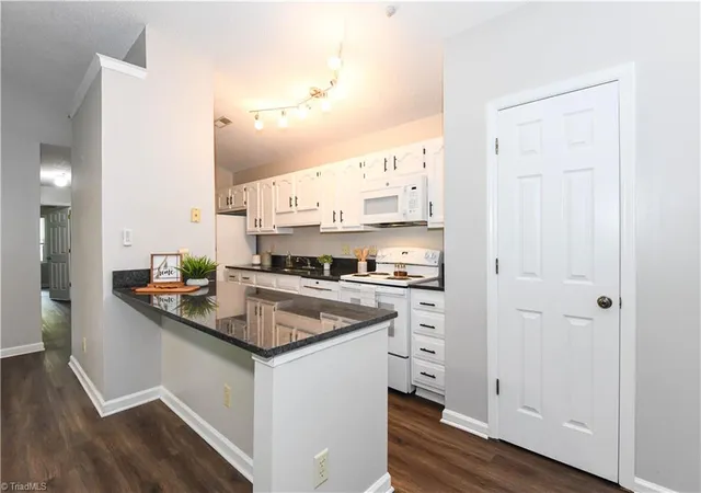 5th image of 5934 W Friendly Ave #K, Greensboro, NC 27410 | MLS# 1229868