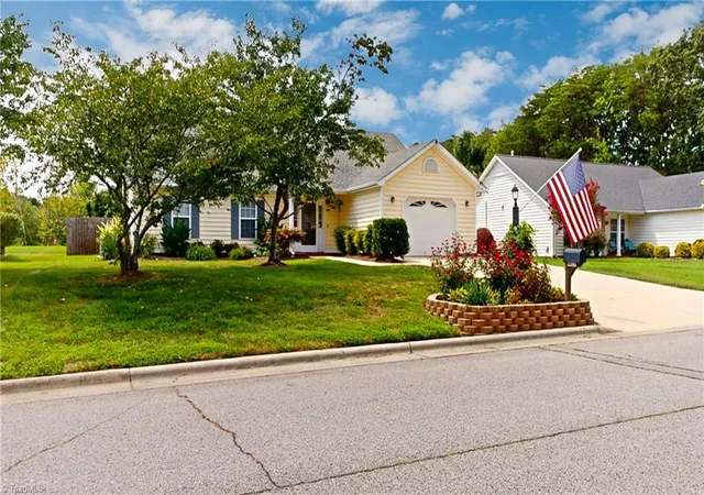 Photo 3 of Sale Pending at 4417 Garden Clb St, High Point, NC 27265 | MLS# 1230254 | Listing updated on 2026-09-03
