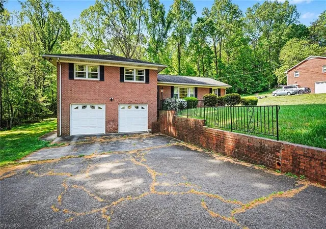 2nd image of 405 Mayfair Dr, Winston Salem, NC 27105 | MLS# 1216785
