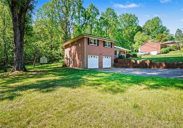 Photo 3 of Single family home for sale at 405 Mayfair Dr, Winston Salem, NC 27105 | MLS# 1216785 | Listing updated on 2026-07-28